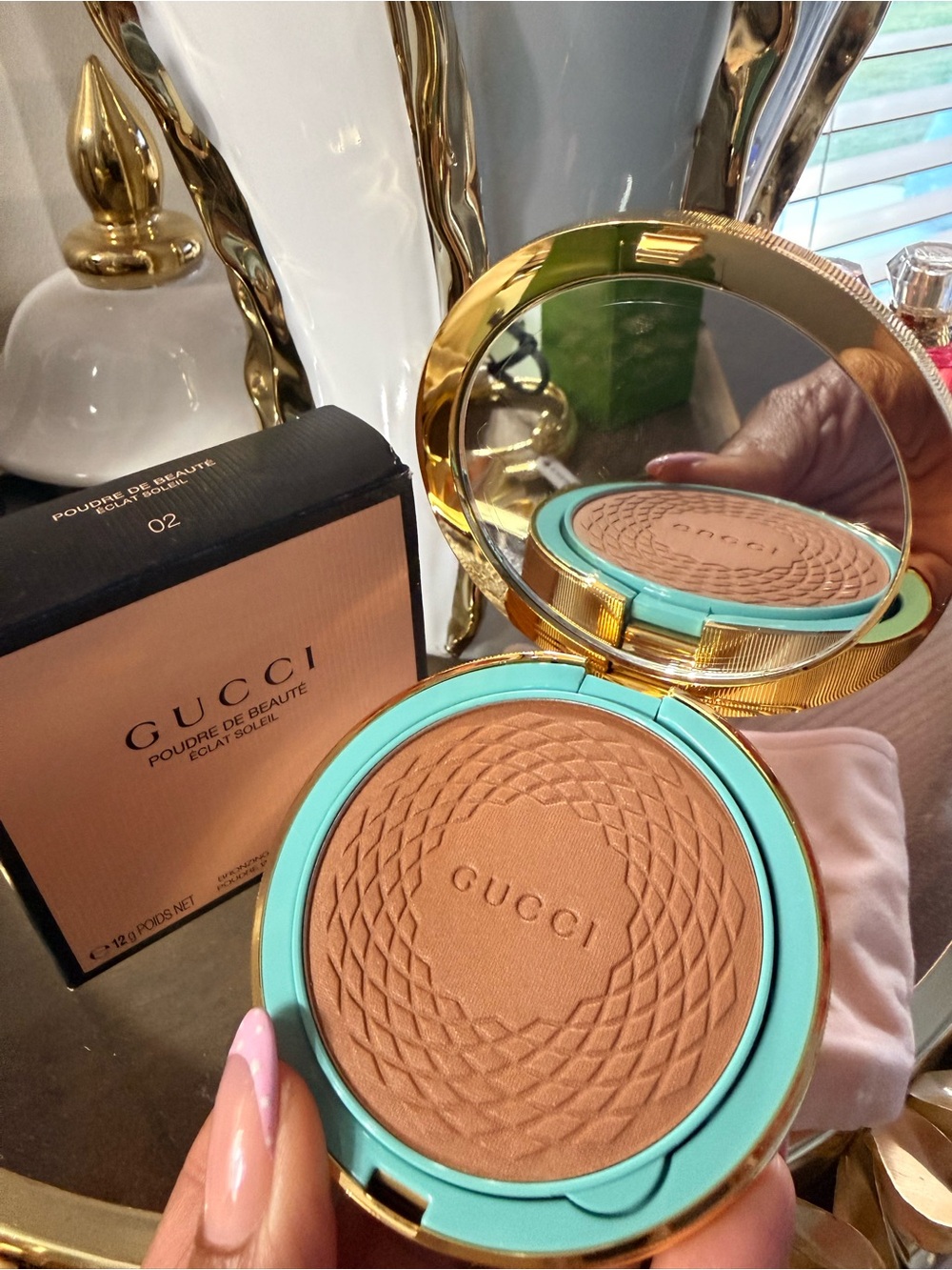 Gucci Poudre De Beauté Bronzer Compact —02 GUCCI Sun Kissed Glow Powder Bronzer